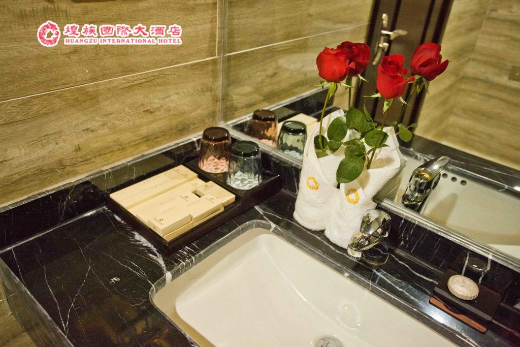 חוואיחוואה Huangzu International Hotel מראה חיצוני תמונה